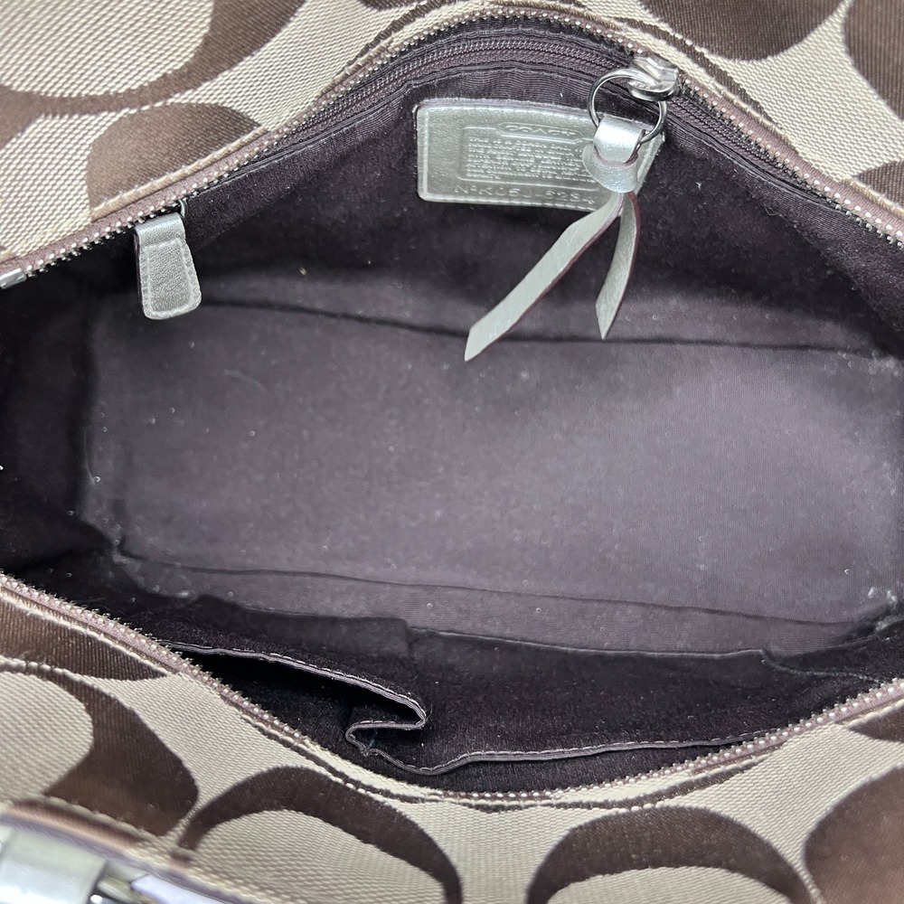 COACH Signature C Khaki White Gallery Tote Purse w/ Charms EUC - Picture 11 of 14